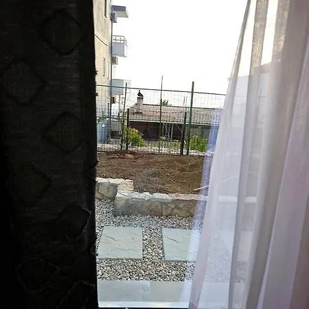 Joniperju Sarandë